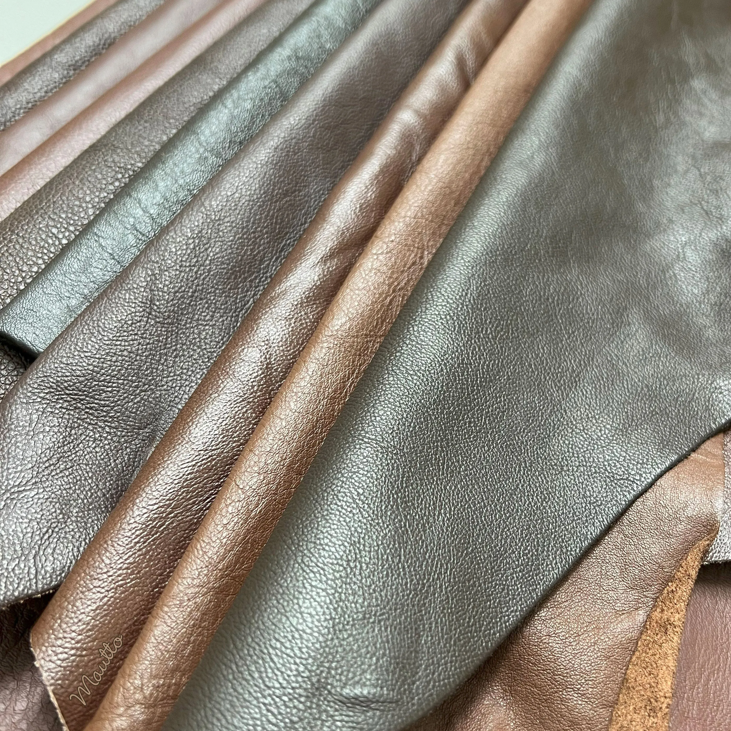 Brown Leather Pieces - 1 Pound Bag of Scraps & Remnants - for Crafts, Art, DIY Projects, Jewelry