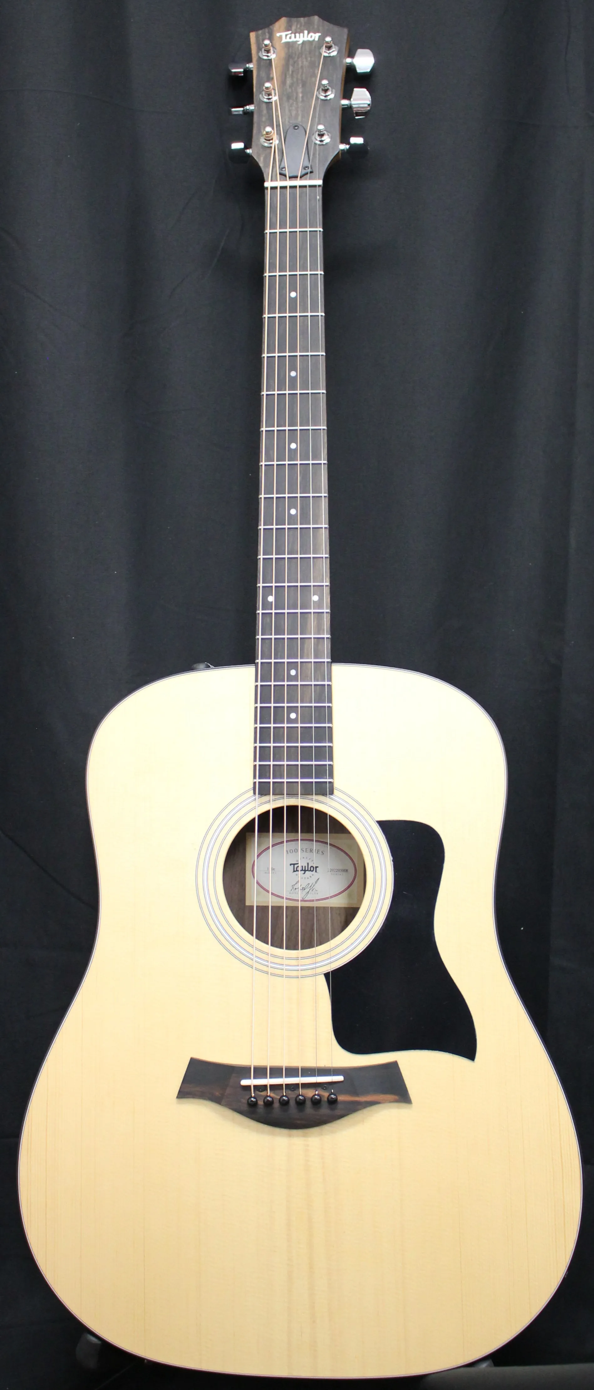 Taylor 110e Dreadnought Acoustic-Electric Guitar Natural w/gigbag